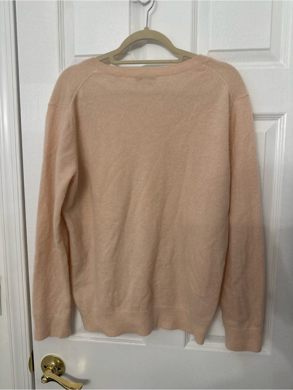 Vince Blush Pink V-Neck Cashmere Sweater - Picture 2 of 4